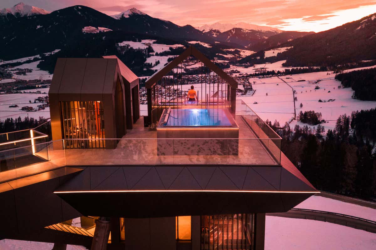 Già stanchi del rientro? Su il morale tra sci e spa dell'Alpin Panorama Hotel Hubertus