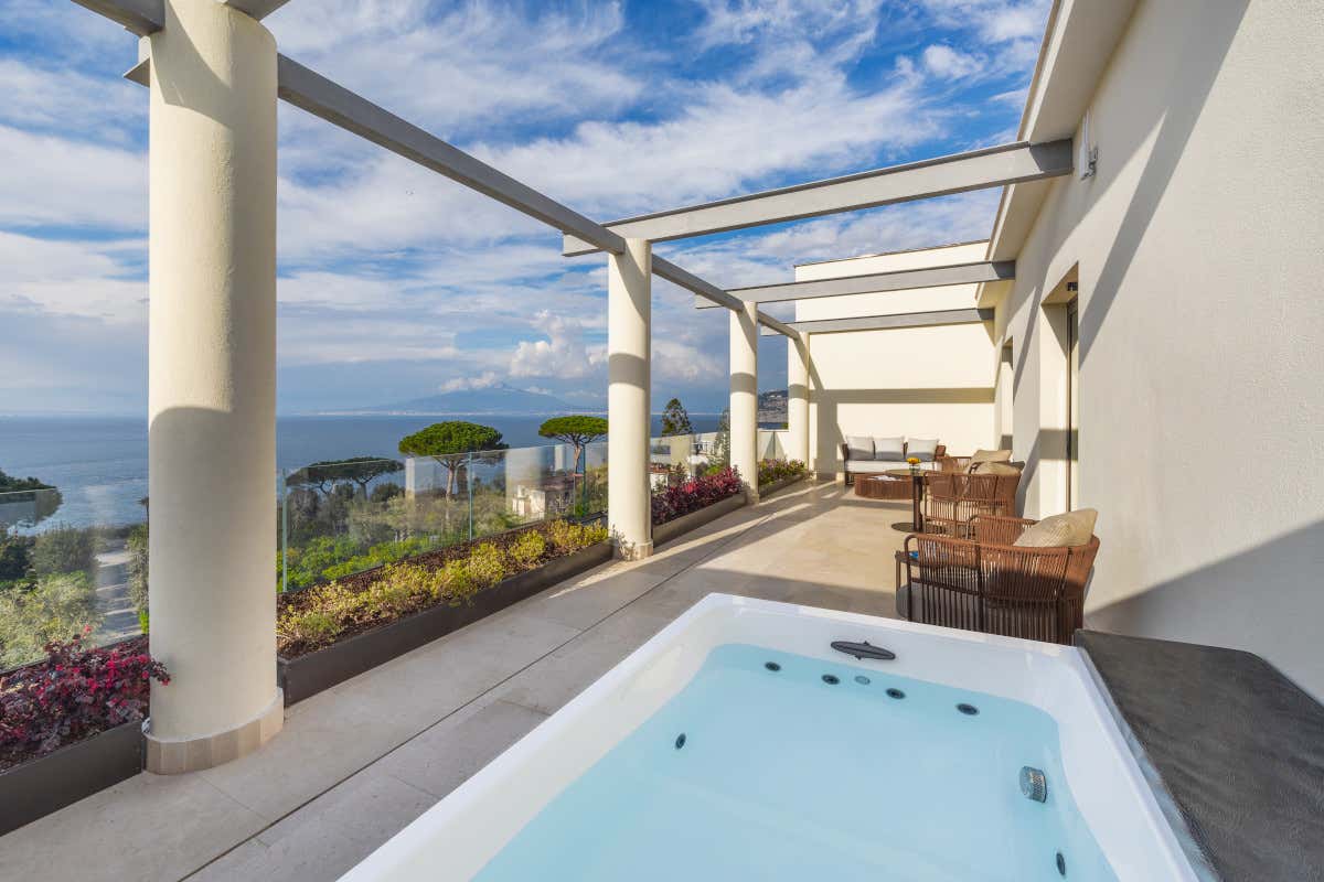 Ara Maris, tutto pronto per l'apertura: entriamo nel nuovo 5 stelle a Sorrento