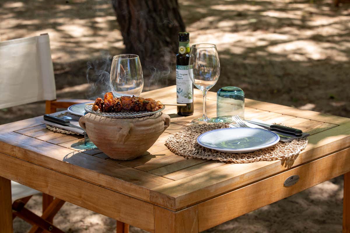 Cucina siciliana vista mare al Beach Club Insula di Menfi