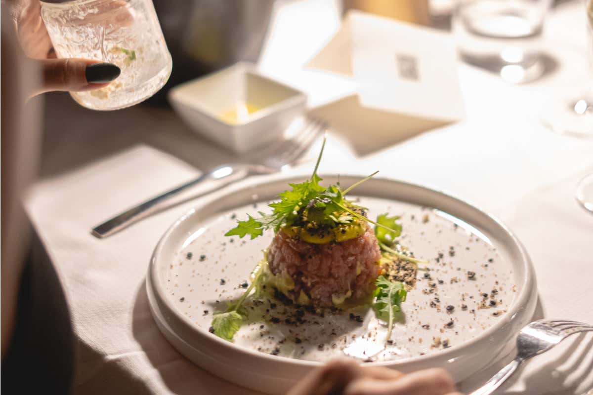 Cenare in un giardino segreto dell'Appia Antica? Entriamo da Solum a Roma 