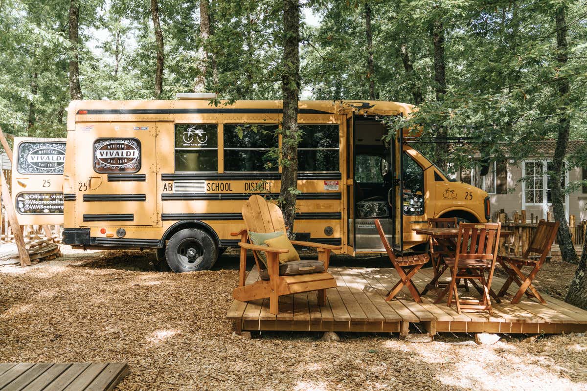 Dalle tende safari allo scuolabus: il campeggio a Orlando in Chianti Glamping Resort