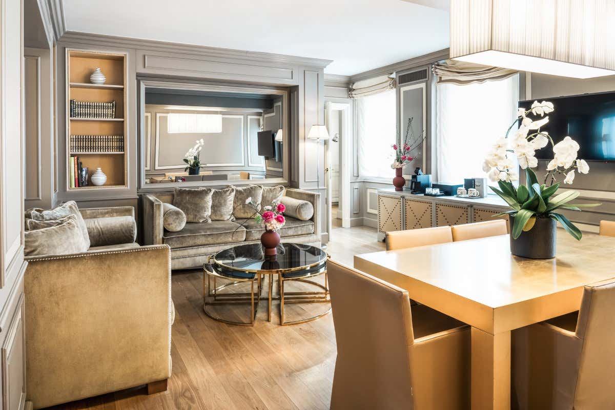 Entriamo nella nuova esclusiva suite del boutique hotel Castille Paris