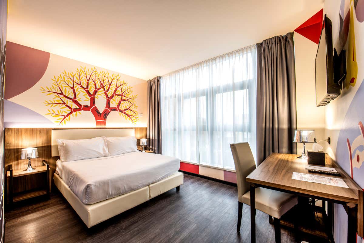 Quando la street art entra in camera: ecco il Muraless Art Hotel