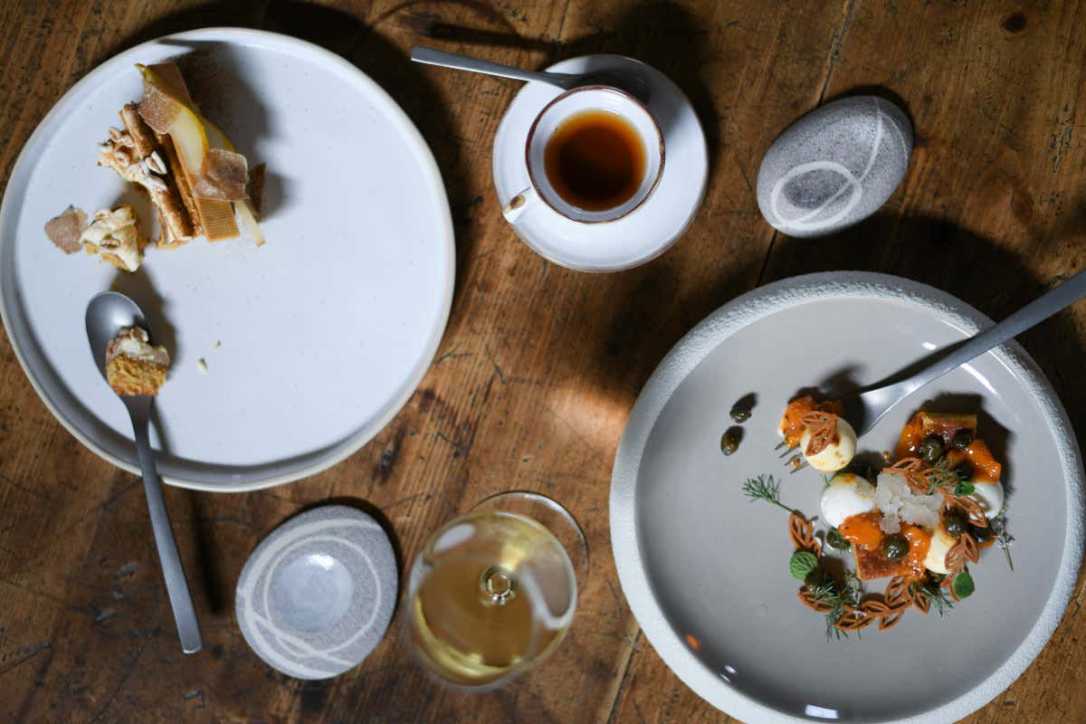 In Liguria tra colline ed erbe spontanee: cosa si mangia da Cantine Cattaneo
