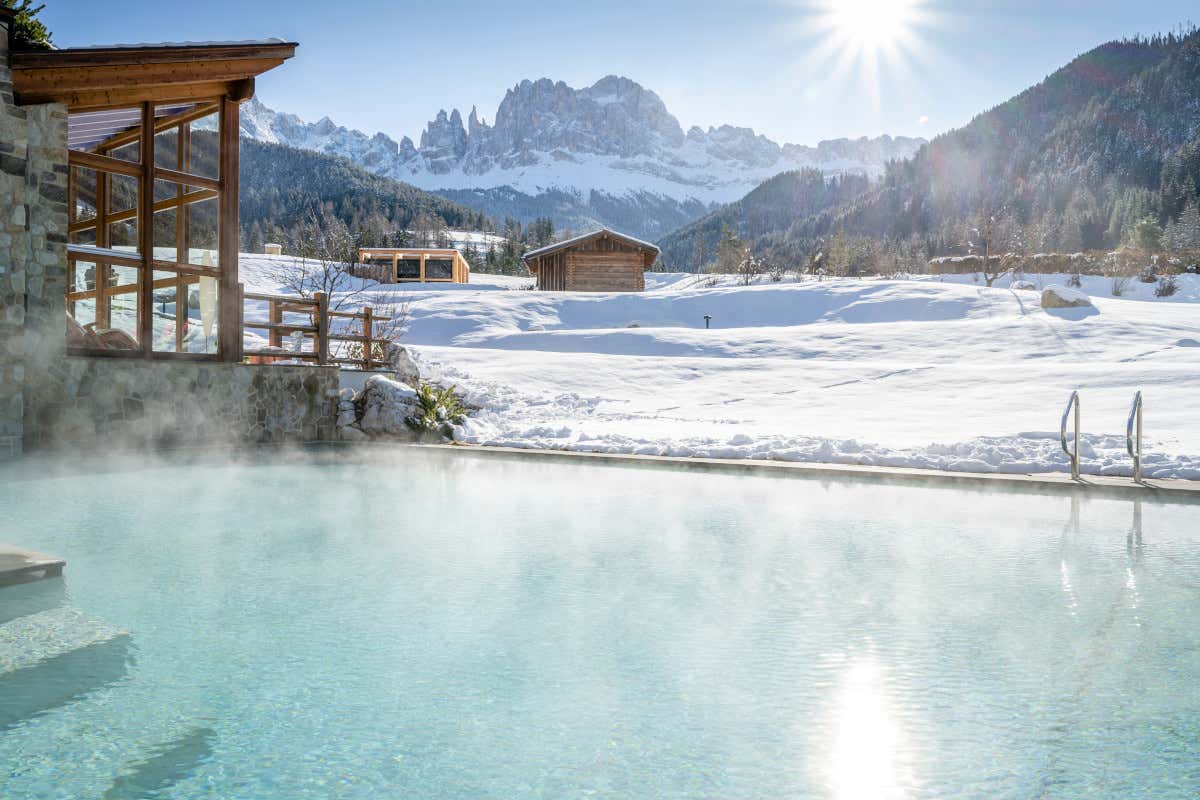 Riprendersi dalle feste con la sauna con vista del Cyprianerhof Dolomit Resort