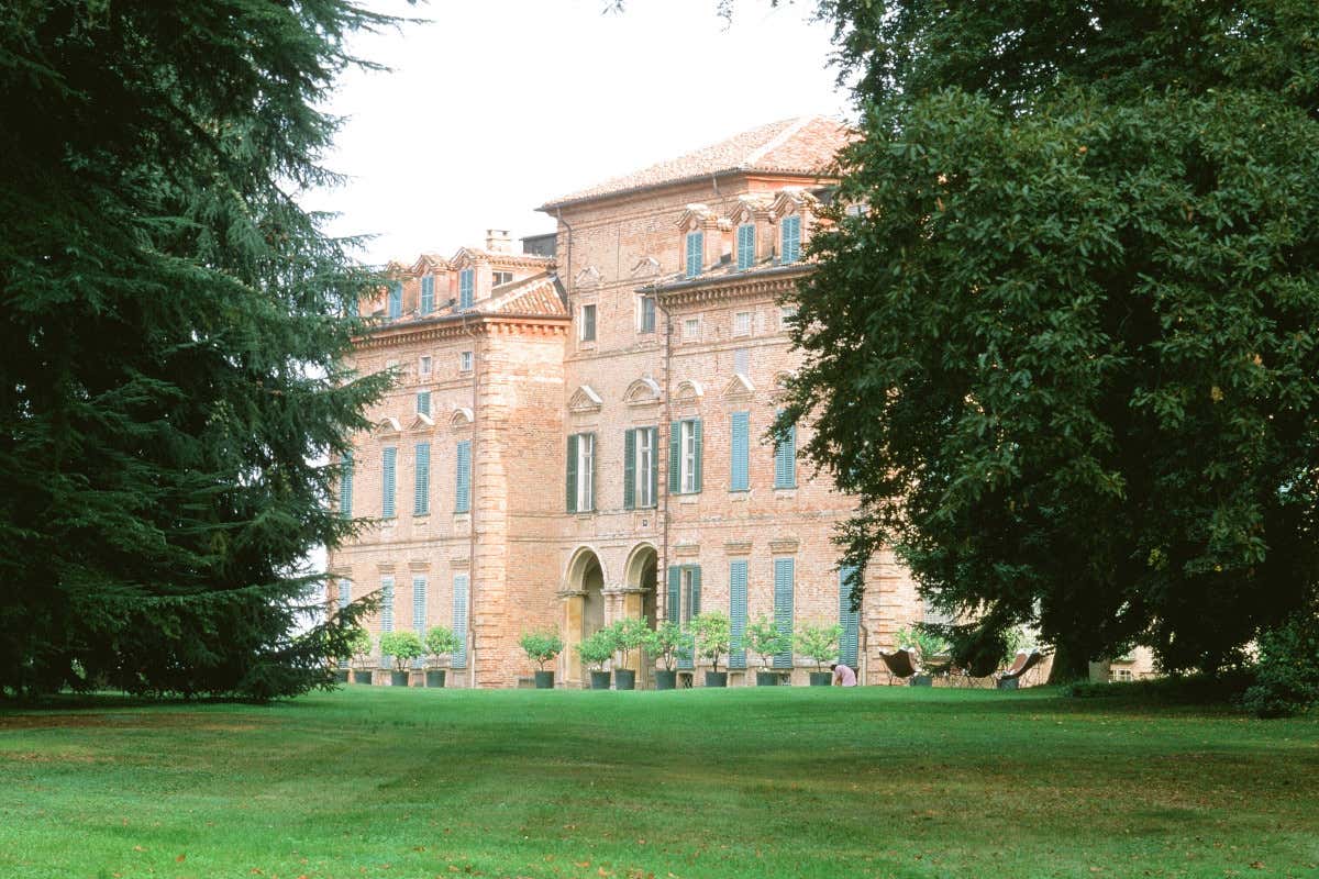 Fuggire dalla città: dormiamo nel borgo storico dei Marchesi Alfieri Fuggire dalla città: dormiamo nel borgo storico dei Marchesi Alfieri