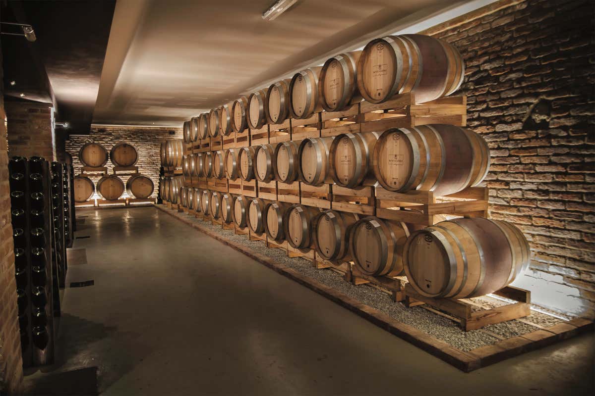 Estate tra i vigneti: Montalbera apre la sua terrazza con Jacuzzi