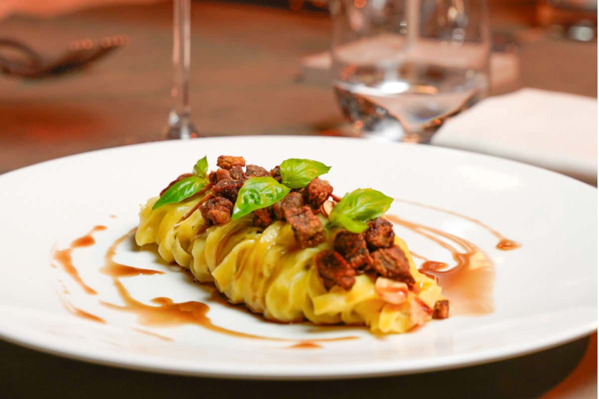 Usciamo a cena? Da Pyt a Milano per vivere l'esperienza del dinner show