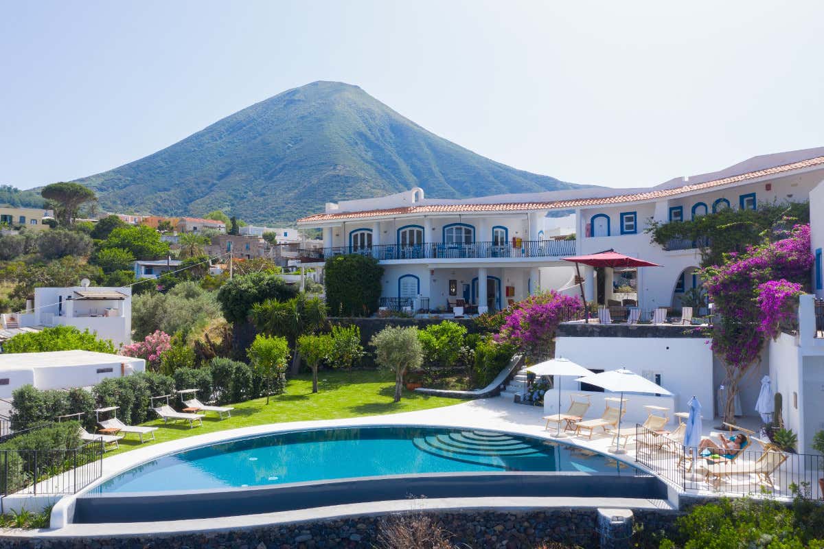 Come un vero isolano: le vacanze firmate Hotel Punta Scario a Salina Come un vero isolano: le vacanze firmate Hotel Punta Scario a Salina