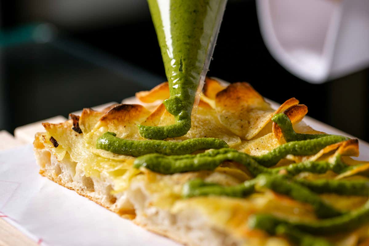 Pizza in teglia: da Frumentario finita al bancone come al £$passe$£ di una cucina