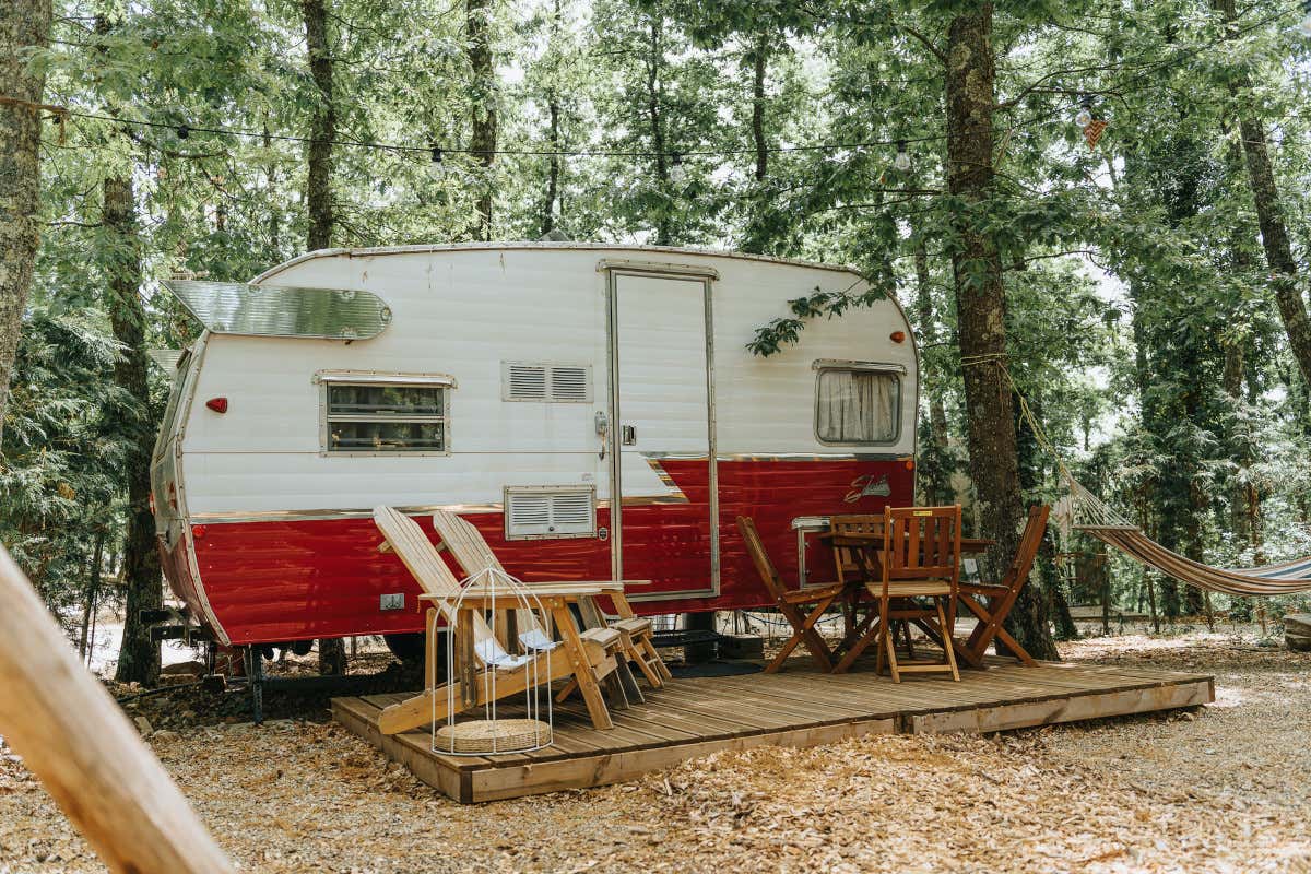 Dalle tende safari allo scuolabus: il campeggio a Orlando in Chianti Glamping Resort