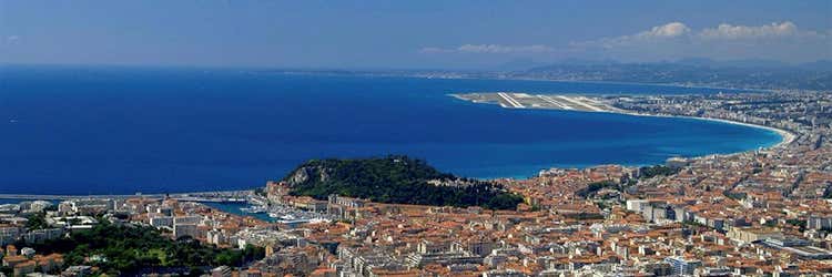 (A Nizza il Deck Hotel è pronto per il Carnevale) (A Nizza il Deck Hotel è pronto per il Carnevale)