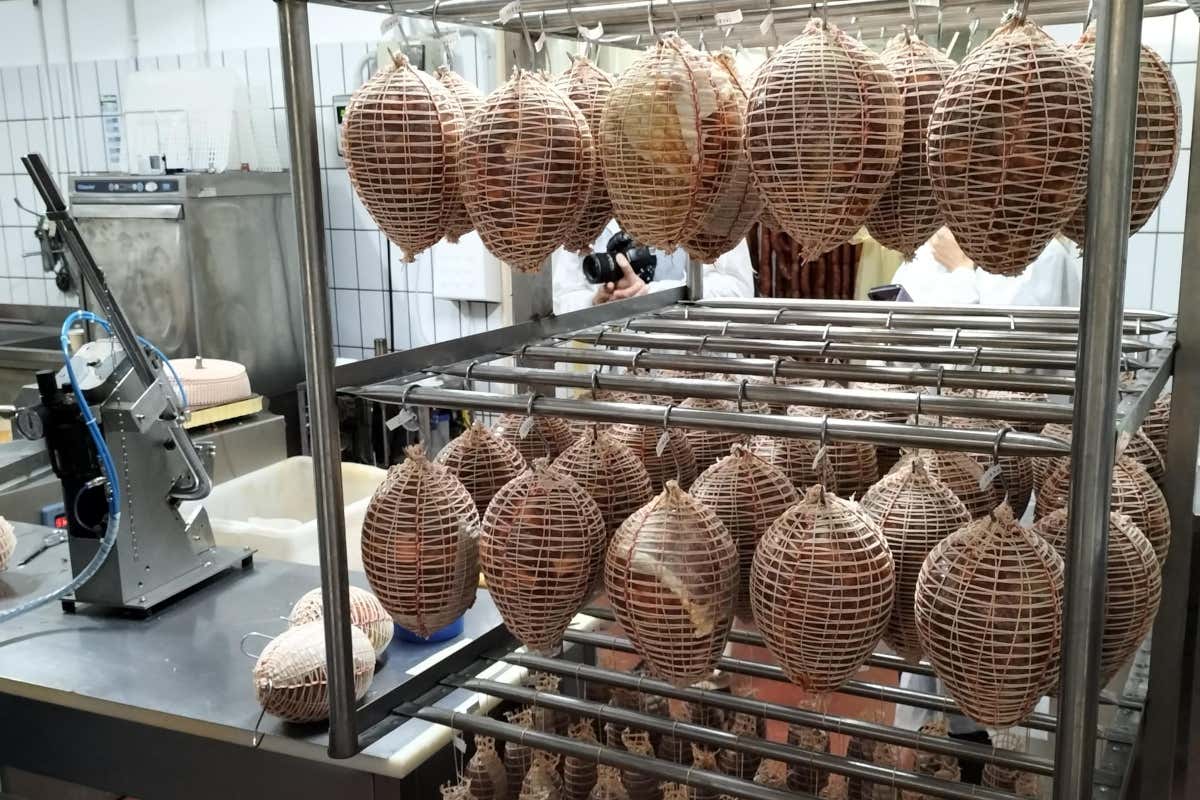 Dalla terra cruda al vino cotto: la doppia anima dell’Abruzzo rurale Dalla terra cruda al vino cotto: la doppia anima dell’Abruzzo rurale