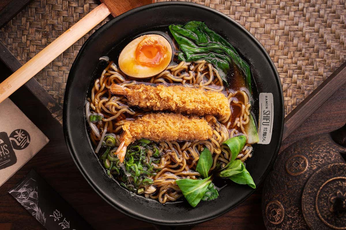 Ramen Shifu Lambrate: la cucina giapponese si fa pop tra manga e piatti tipici