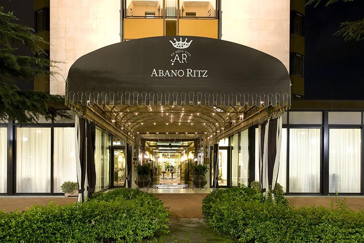 L'ingresso dell'Abano Ritz (Abano Ritz, dopo 50 anni l'esigenza di un nuovo ristorante)