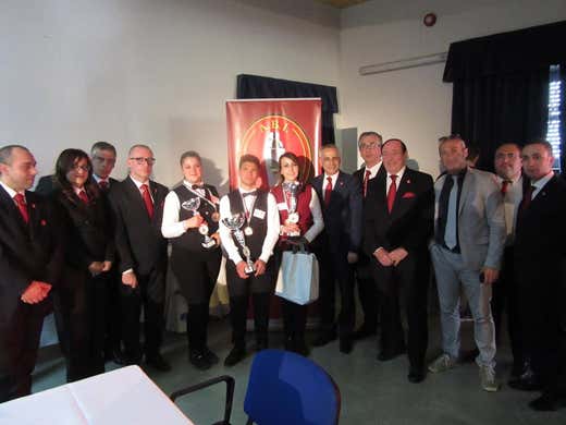 I membri Abi Professional con i vincitori del concorso bar cocktail “Profumi e colori di primavera”