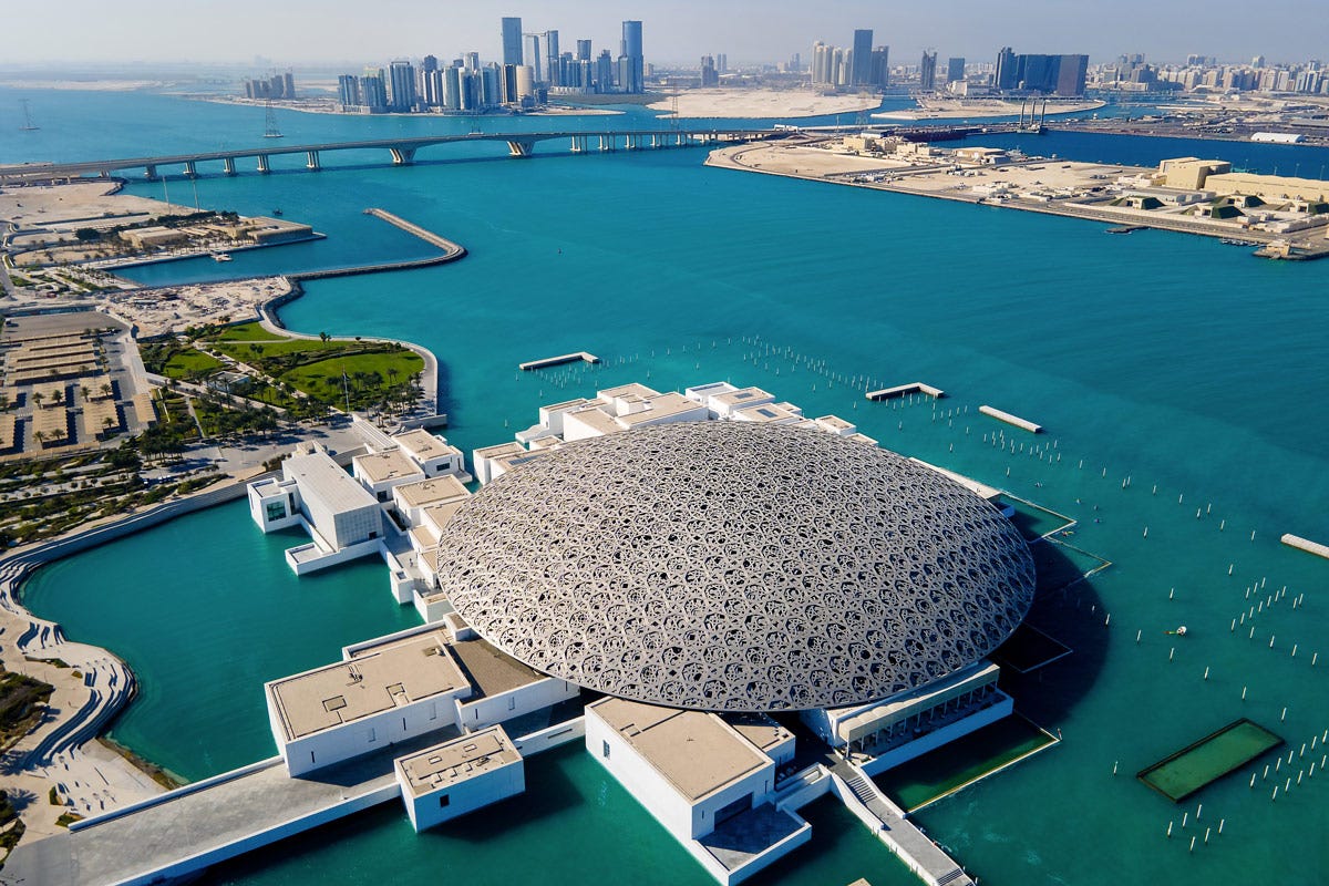 Per la prossima estate sono disponibili ad Abu Dhabi tre nuove promozioni per ispirare ed emozionare i visitatori da tutto il mondo  Emozioni gusto e divertimento: per un'estate unica ad Abu Dhabi