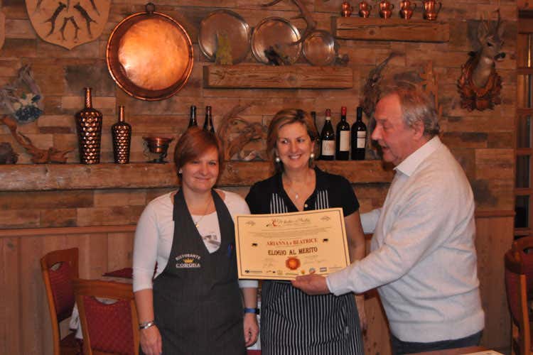 (Accademia Gastronomica Storica Italiana A Branzi premiata Elda Midali)