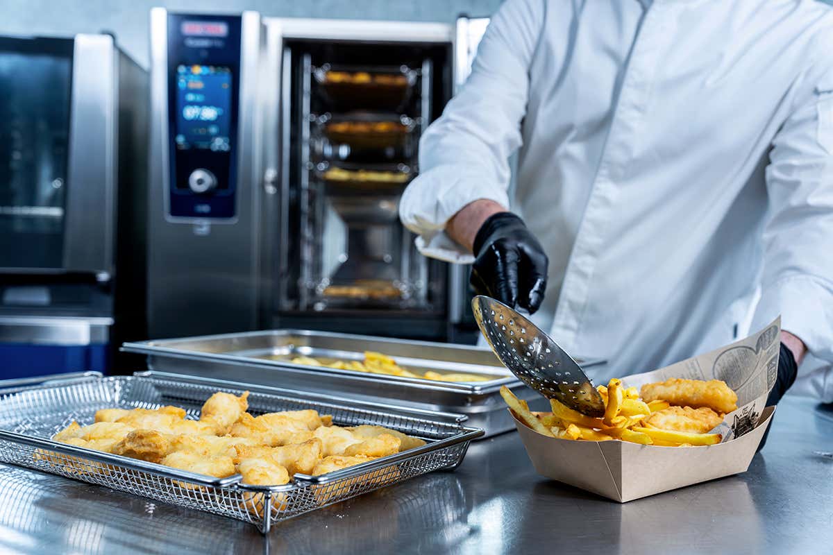 Addio alla friggitrice tradizionale: frittura ad aria ultrarapida con i forni Rational