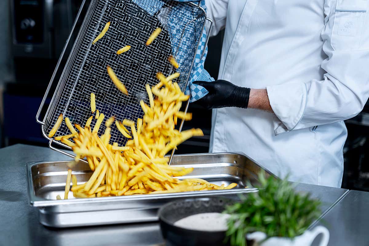 Addio alla friggitrice tradizionale: frittura ad aria ultrarapida con i forni Rational