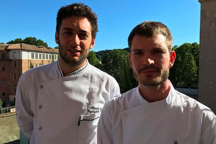 Alessio Tagliaferri e Andrea Fiducia - Achilli raddoppia e sbarca al Dom Hotel Sempre Viglietti mette la firma ai menu Alessio Tagliaferri e Andrea Fiducia - Achilli raddoppia e sbarca al Dom Hotel Sempre Viglietti mette la firma ai menu