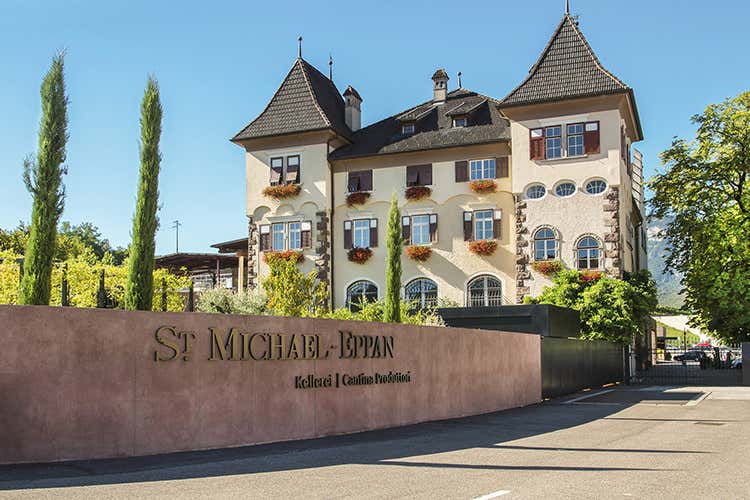 Ad Hans Terzer il Premio Eccellenza Ad Hans Terzer il Premio Eccellenza