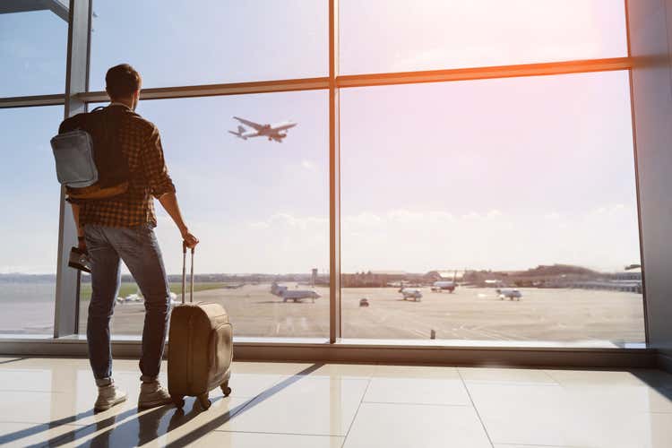 (Aeroporti del Sud, estate di successi Ma bisogna lavorare sui servizi) (Aeroporti del Sud, estate di successi Ma bisogna lavorare sui servizi)