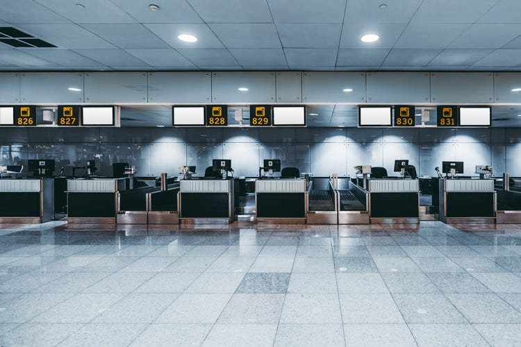 Aeroporti svuotati a causa del virus - Traffico aereo a picco A rischio 25 milioni di lavoratori