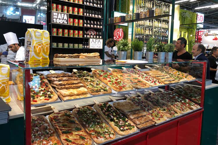 (Afa Arredamenti e Italmill A Iba la regina è Scrocchiarella) (Afa Arredamenti e Italmill A Iba la regina è Scrocchiarella)