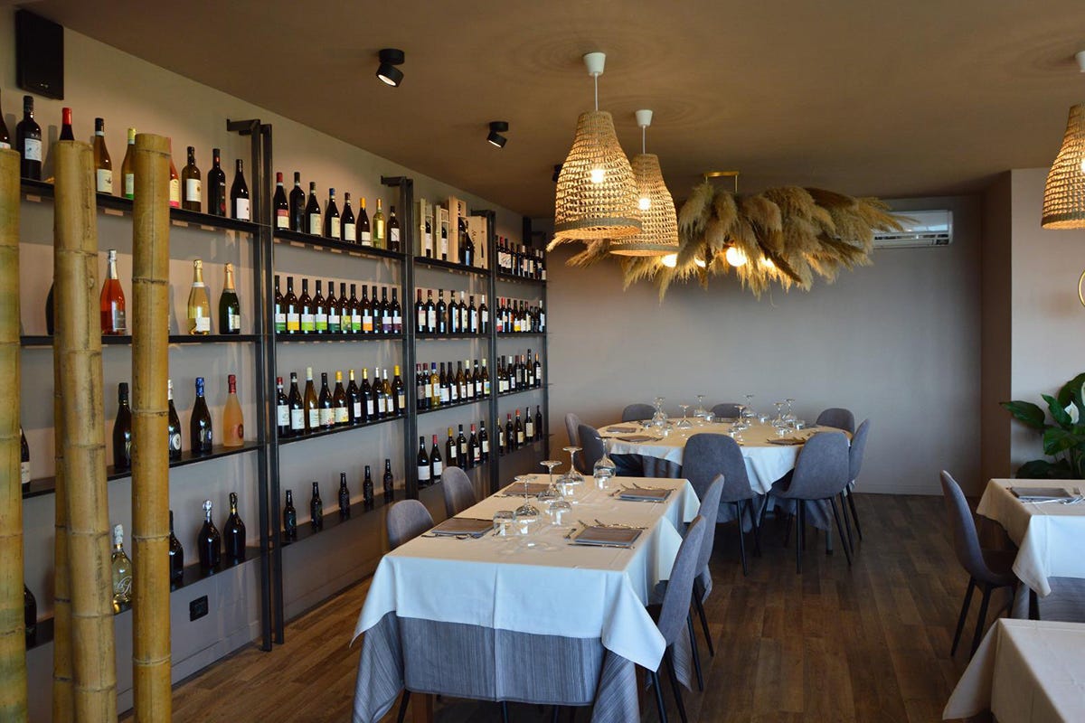 Equilibrata la carta dei vini Agrolago, ristorante vegetariano sul lago di Bracciano