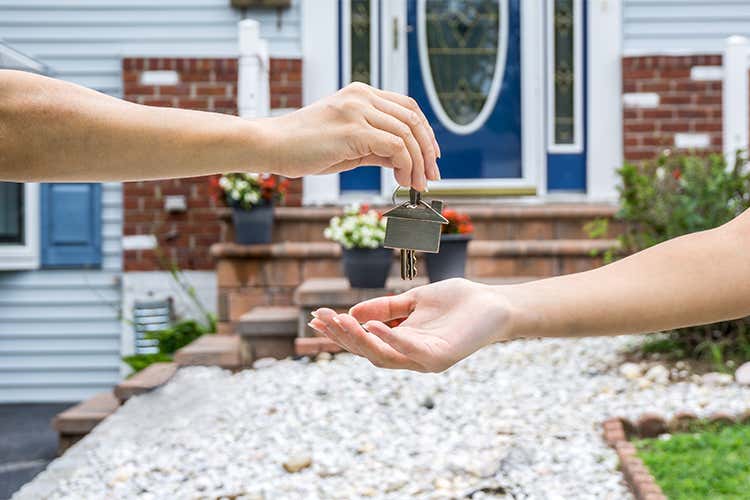 Airbnb Federalberghi cedolare per contrastare abusivi