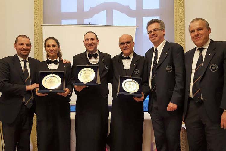 Ais, fitto calendario di concorsi In autunno si elegge il Miglior sommelier Ais, fitto calendario di concorsi In autunno si elegge il Miglior sommelier