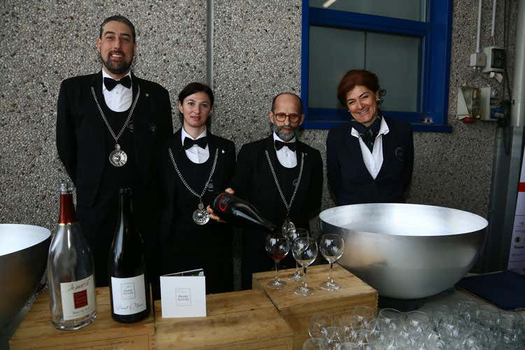 (Ais protagonista al Premio IaT Ottimo servizio e capacità di divulgare) (Ais protagonista al Premio IaT Ottimo servizio e capacità di divulgare)