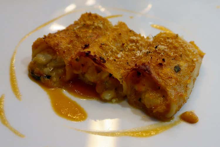 Paccheri ripieni al rag&ugrave; di mare su zuppetta di pomodoro siccagno (Aja Mola, pescato fresco a Palermo)