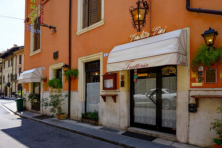 L'esterno del locale - Le radici della cucina veronese all'Antica Trattoria Al Bersagliere
