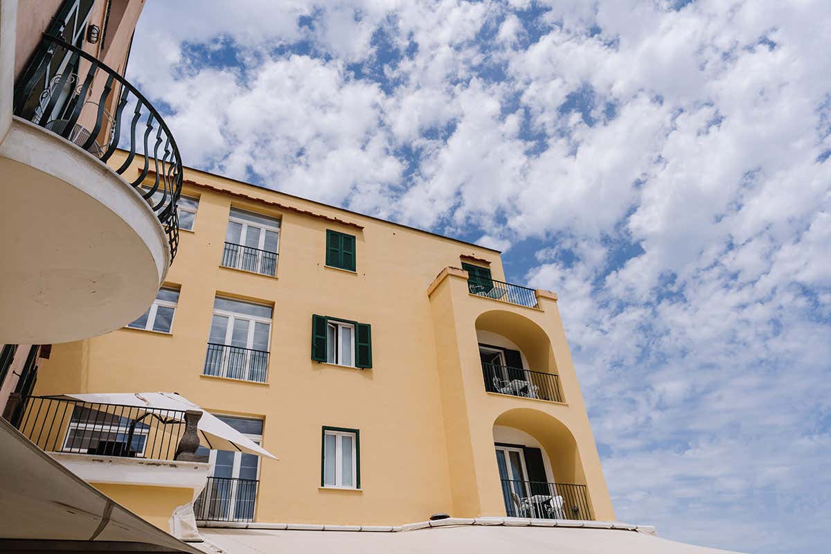 [[Giro del Golfo in otto giorni]]: Albergo Regina Isabella a Ischia