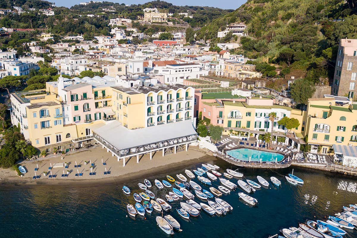 Albergo Regina Isabella [[Giro del Golfo in otto giorni]]: Albergo Regina Isabella a Ischia