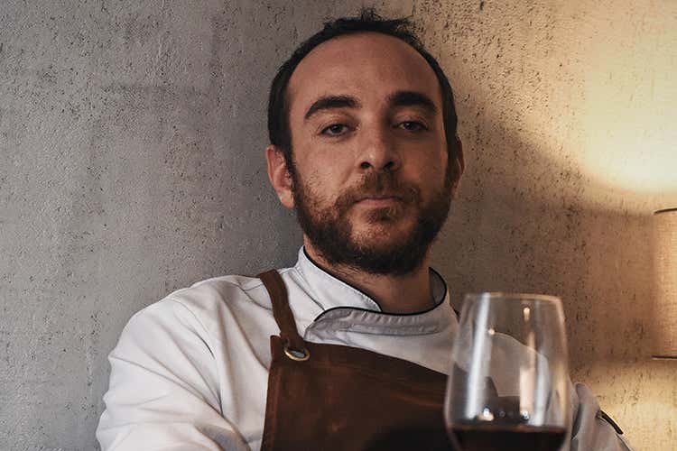 Carter Oblio, spazio essenzialecon piatti dal cuore caldo