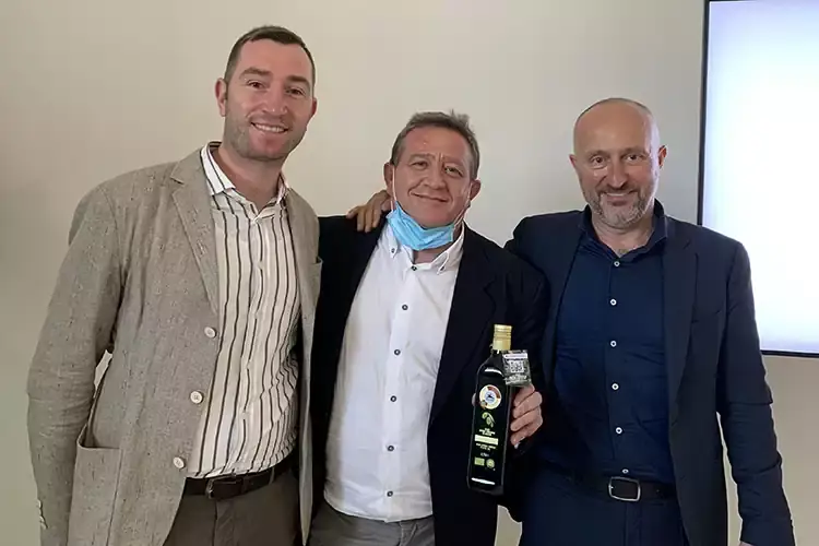 Gaetano Bonasia, Benedetto Fracchiolla, Massimo Monti Olio evo bio Dop Alce Nero La tracciabilit&agrave; &egrave; Blockchain