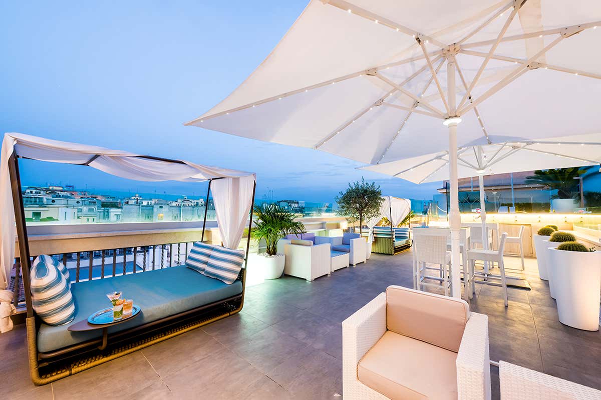La terrazza dell’Hotel Aleph All’Hotel Aleph di Roma il menu estivo è un viaggio di gusto in Italia