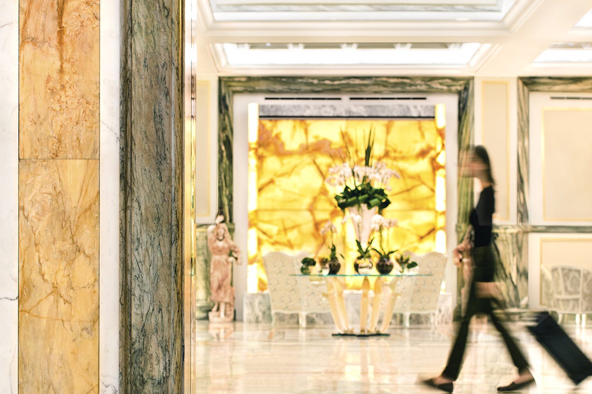 L'arte incontra il lusso; all'Aleph Rome Hotel in mostra le opere di Tancredi Fornasetti