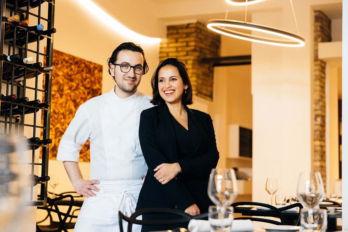 Gabriele Di Lecce e Alessandra Serramondi. Andrea Di Lorenzo Gabriele Di Lecce e Alessandra Serramondi Due giovani a Roma e un Dogma: pesce freschissimo e brace