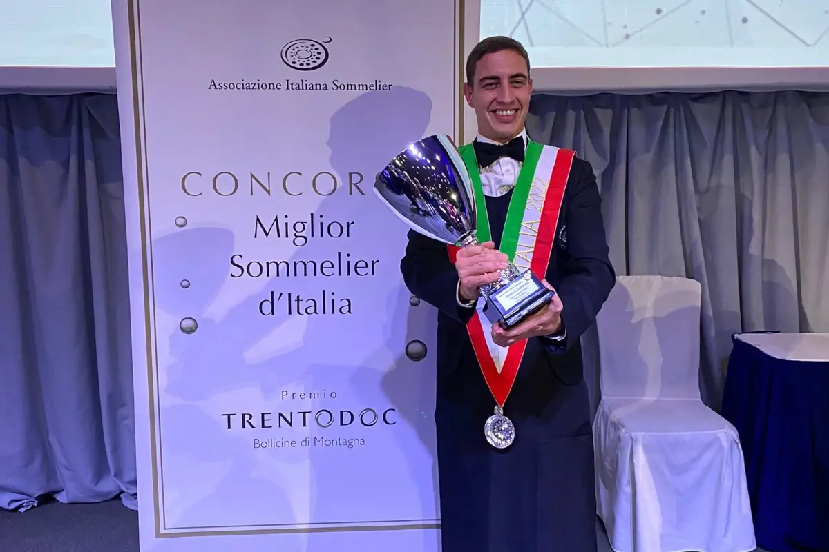 Alessandro Nigro Imperiale&nbsp; Alessandro Nigro Imperiale &egrave; il miglior sommelier Ais d&rsquo;Italia