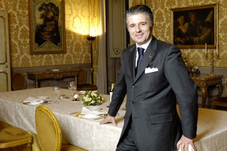 Alessandro Scorsone (Alessandro Scorsone con Apcor Cinque regole per stappare una bottiglia) Alessandro Scorsone (Alessandro Scorsone con Apcor Cinque regole per stappare una bottiglia)