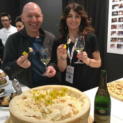 Alfio Ghezzi (Locanda Margon) ed Elisabetta Serraiotto (responsabile marketing & comunicazione Consorzio Grana Padano)