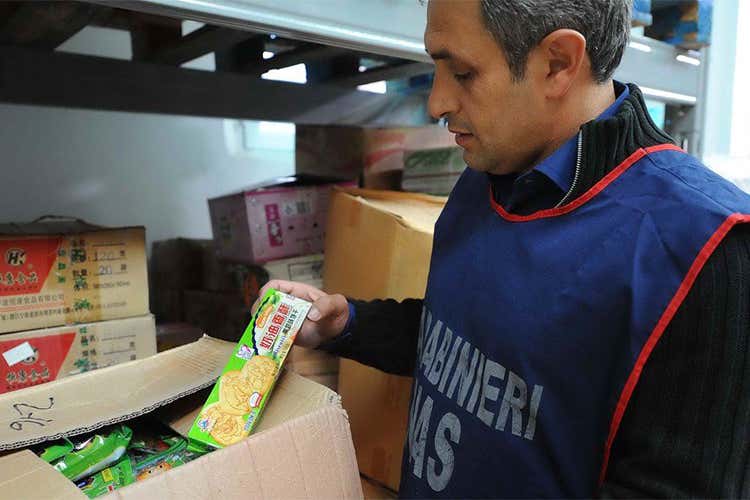 Alimenti mal conservati a Roma sequestro Nas Alimenti mal conservati a Roma sequestro Nas