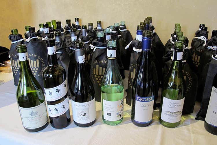 I vini dal mondo - All'Anteprima della Vernaccia un confronto con i vini del mondo I vini dal mondo - All'Anteprima della Vernaccia un confronto con i vini del mondo