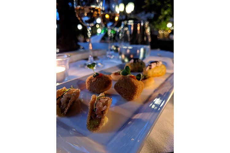 Le sfiziosità firmate Di Gravio per l'aperitivo (All'Assaje con Lorenzo Di Gravio Un fine dining per tutti i giorni)