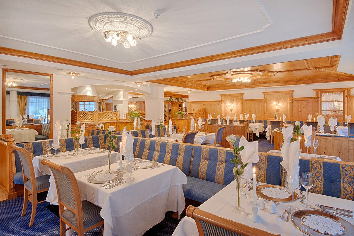 Sono diversi gli ambienti di ristorazione dell'hotel Resort Hotel Alpine Royal: rifugio del benessere in Valle Aurina