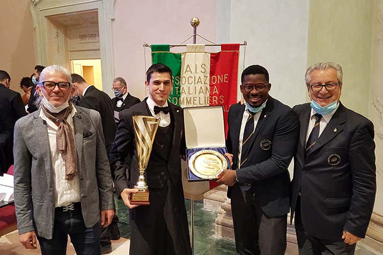 Mirko Capuano, Andrè Senoner, Gilles Coffi Degboe e Roberto Giorgini - Ambasciatore dell'Albana Vince l'altoatesino Andrè Senoner Mirko Capuano, Andrè Senoner, Gilles Coffi Degboe e Roberto Giorgini - Ambasciatore dell'Albana Vince l'altoatesino Andrè Senoner